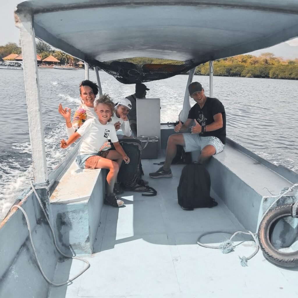 "boat tour menjangan"